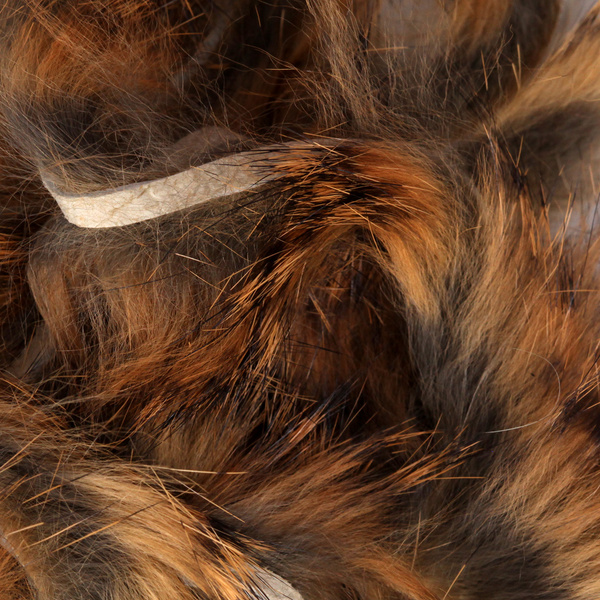 Hareline Lanières étroites de peau de lapin avec poils Micro Pulsator